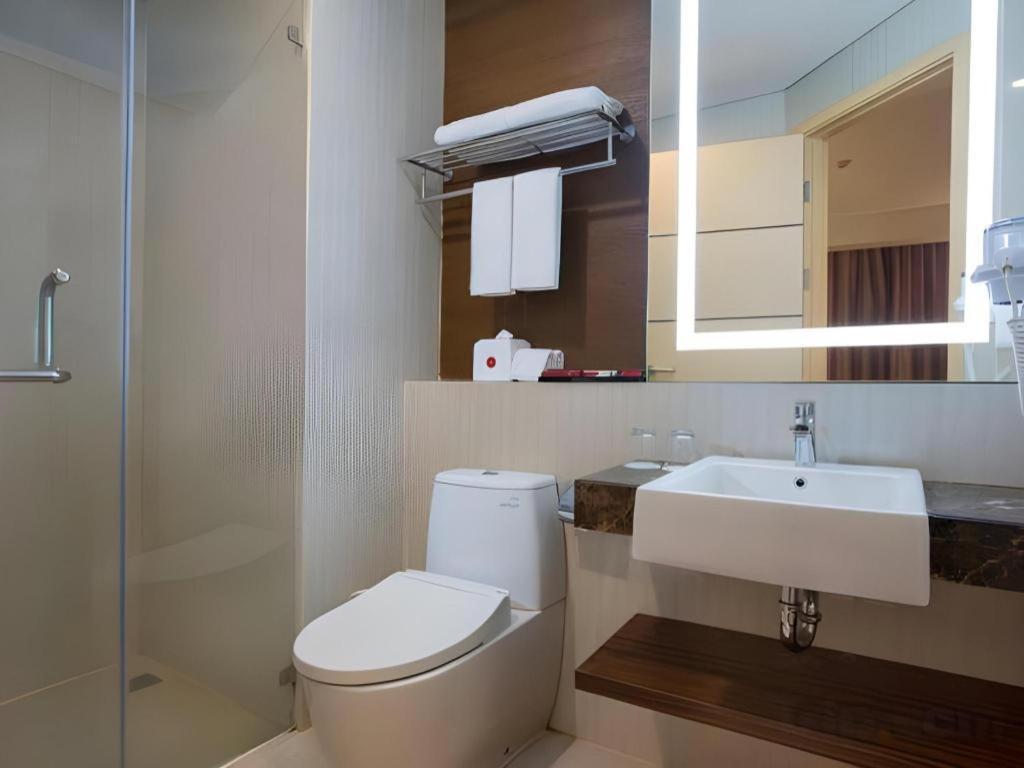 Hotel Grandhika Pemuda Semarang Eksteriør billede