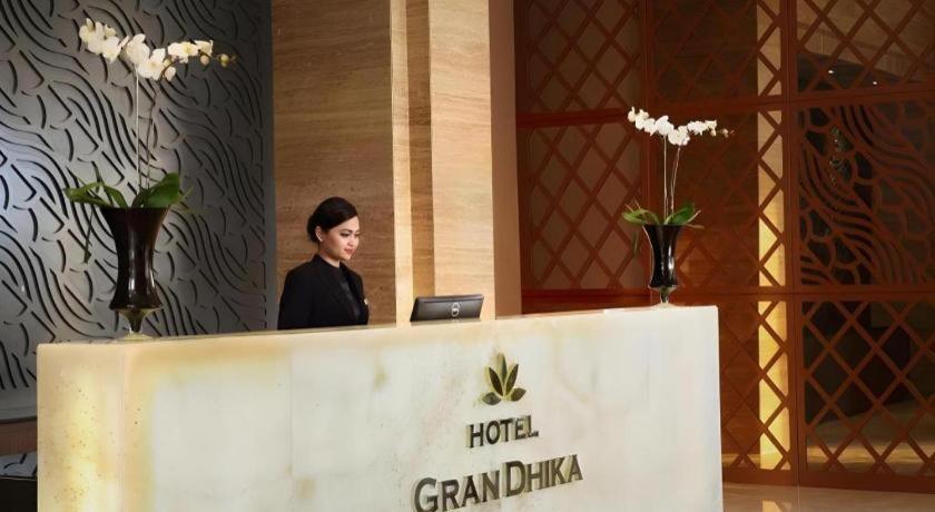Hotel Grandhika Pemuda Semarang Eksteriør billede